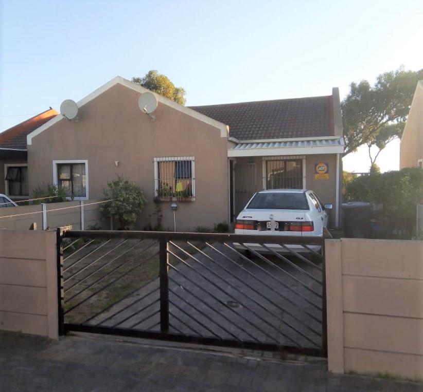 Property for sale in Mitchells Plain RE/MAX™ of Southern Africa