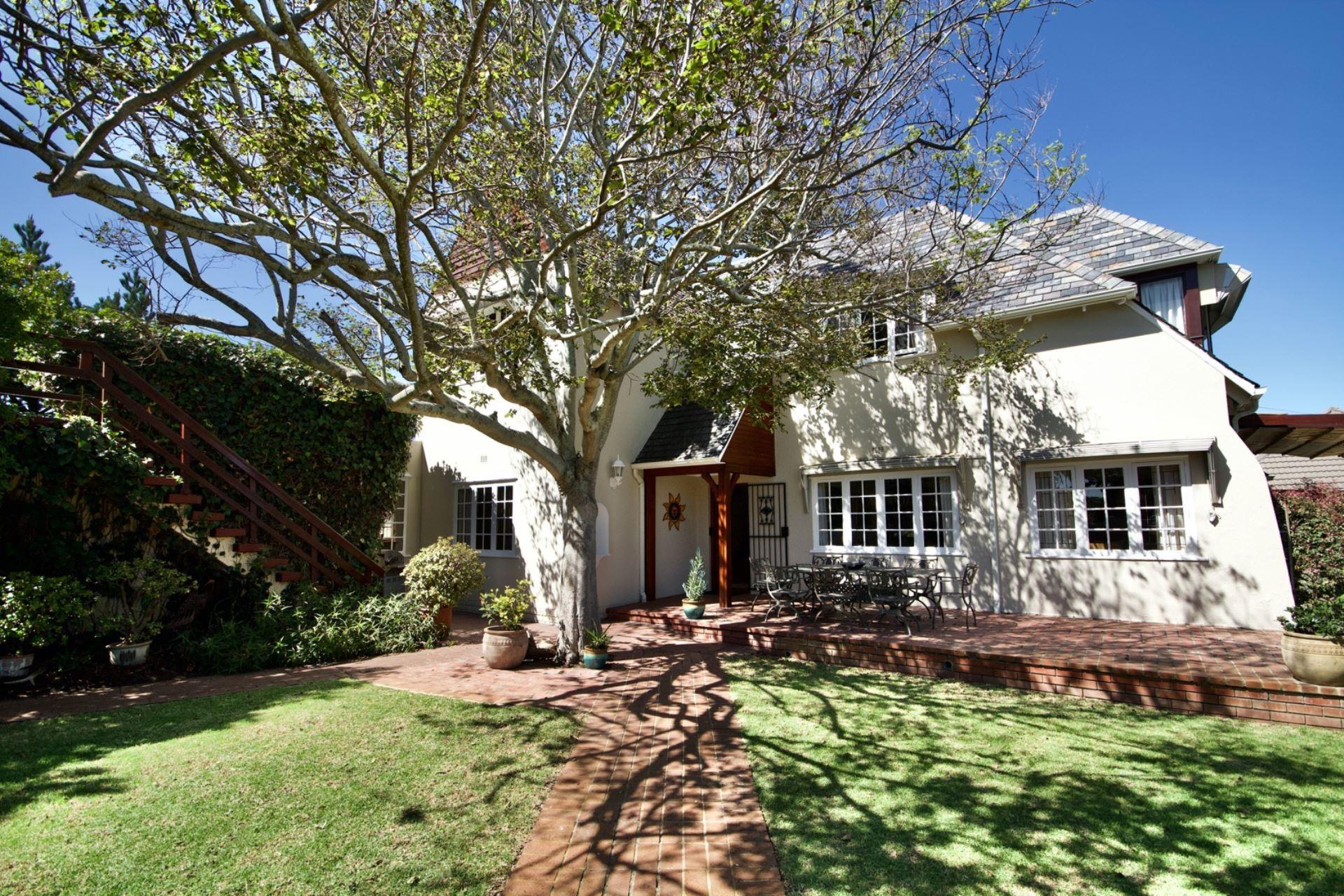 5 Bedroom House For Sale in Milnerton Central RE/MAX™ of Southern Africa