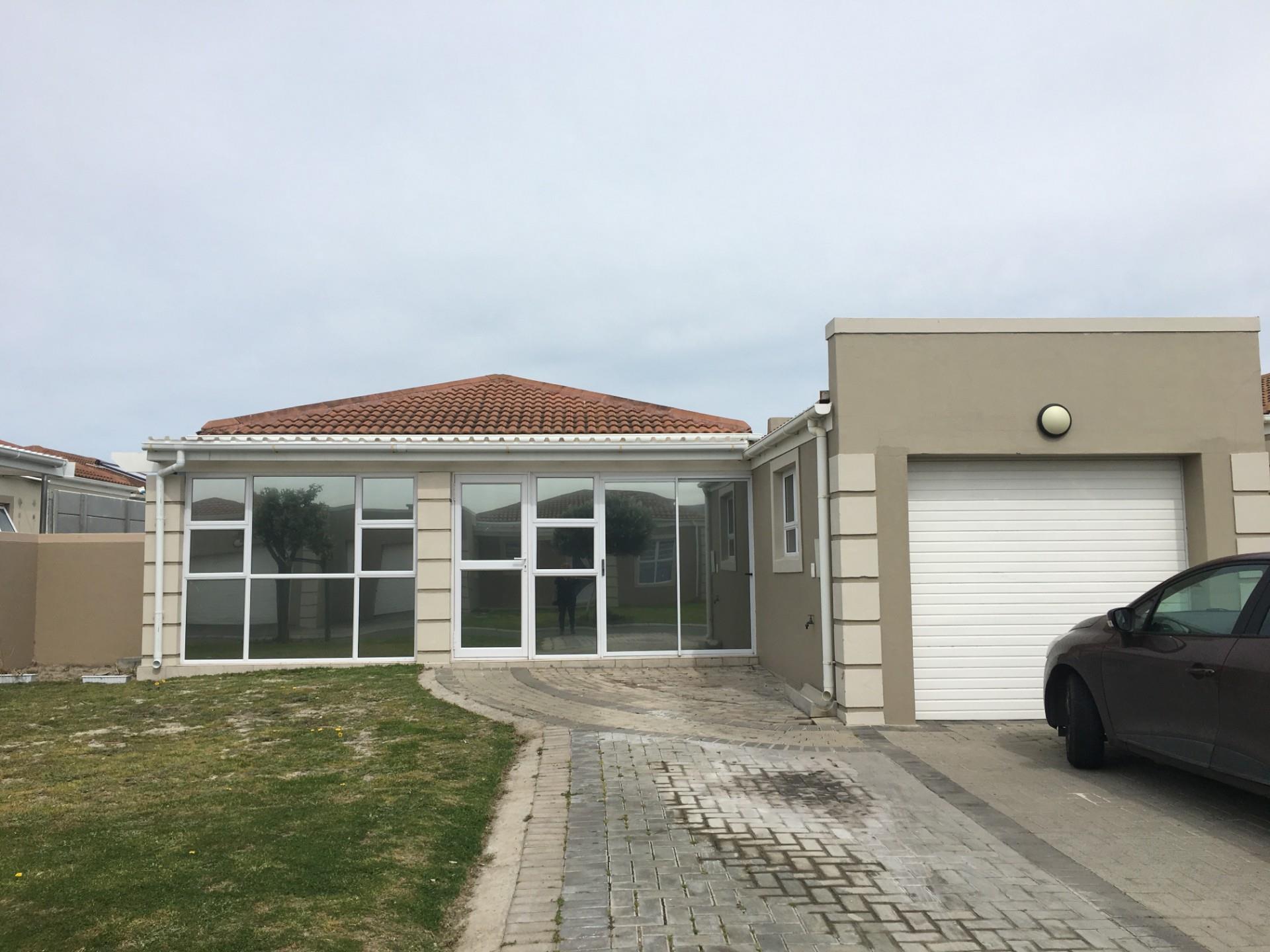 2 Bedroom House For Sale in Muizenberg | RE/MAX™ of ...