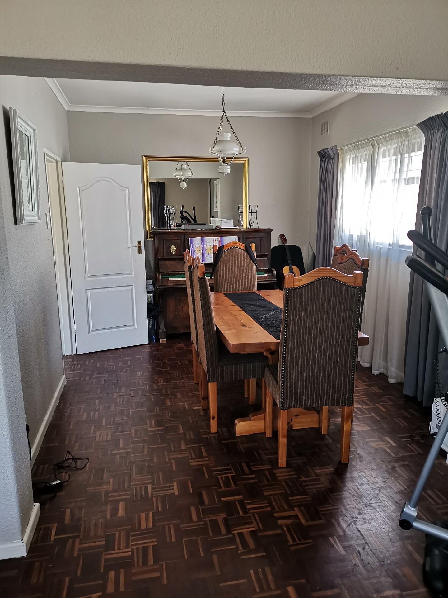 3 Bedroom House For Sale in Monte Vista | RE/MAX™ of