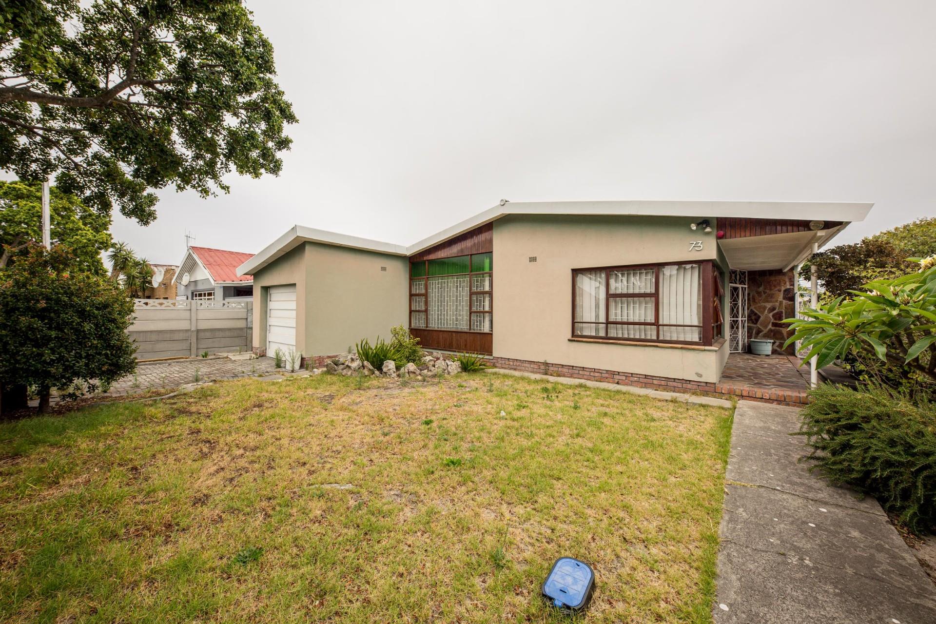 3 Bedroom House For Sale in Vasco Estate RE/MAX™ of Southern Africa